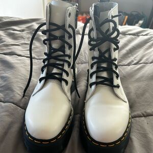 NEW w/o box JADON Doc Martens M7/W9